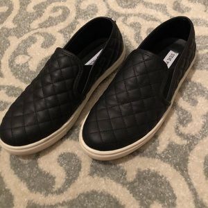Steve Madden slip ons
